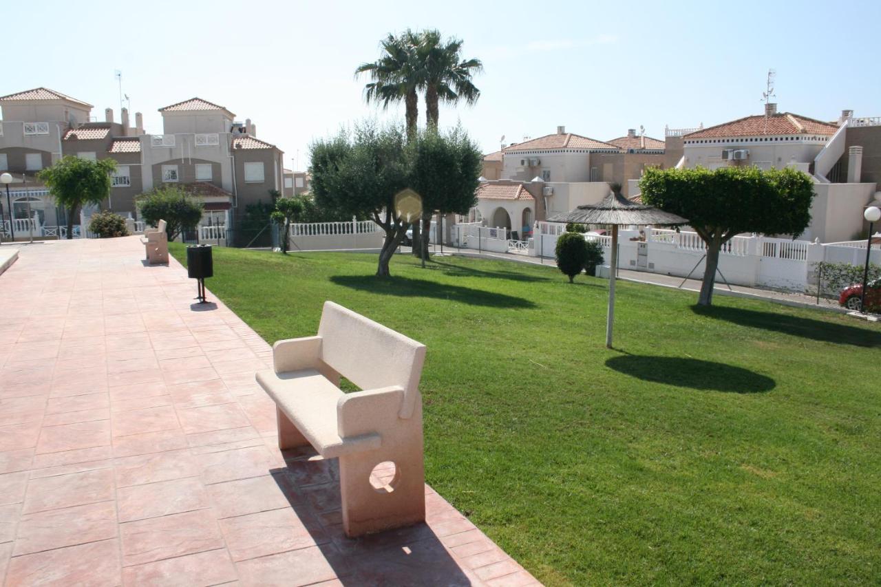 Apartmán Altos De La Bahia 83 Torrevieja Exteriér fotografie